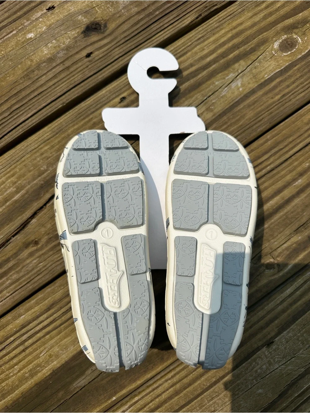 Floafers NEW Kids Slip-on Water Driving Loafer, Shark Print, Size 1 Little Kid